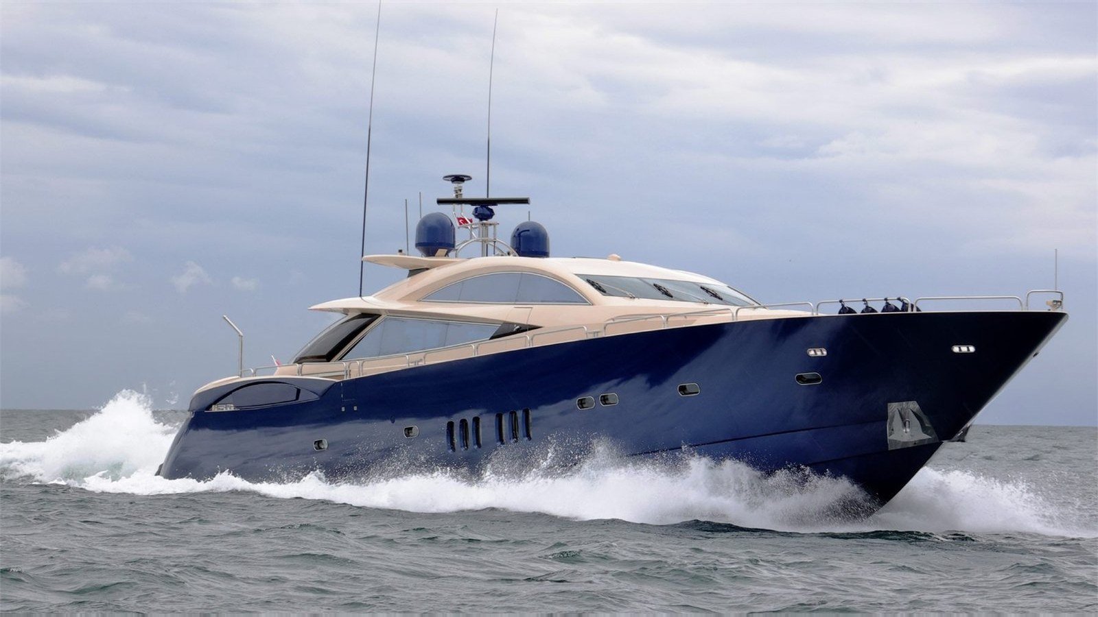 Isra under way at speed after her refit